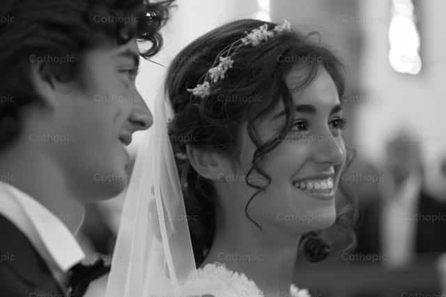 Casal recém-casado - Imagens católicas de stock