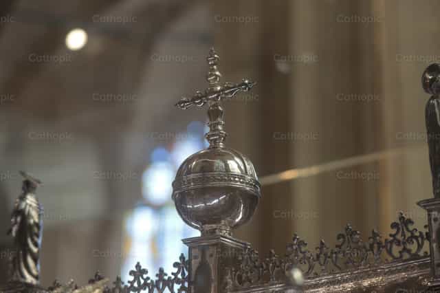 Cruz de metal - Banco de imágenes católicas - Fotografía por encaminados vamos