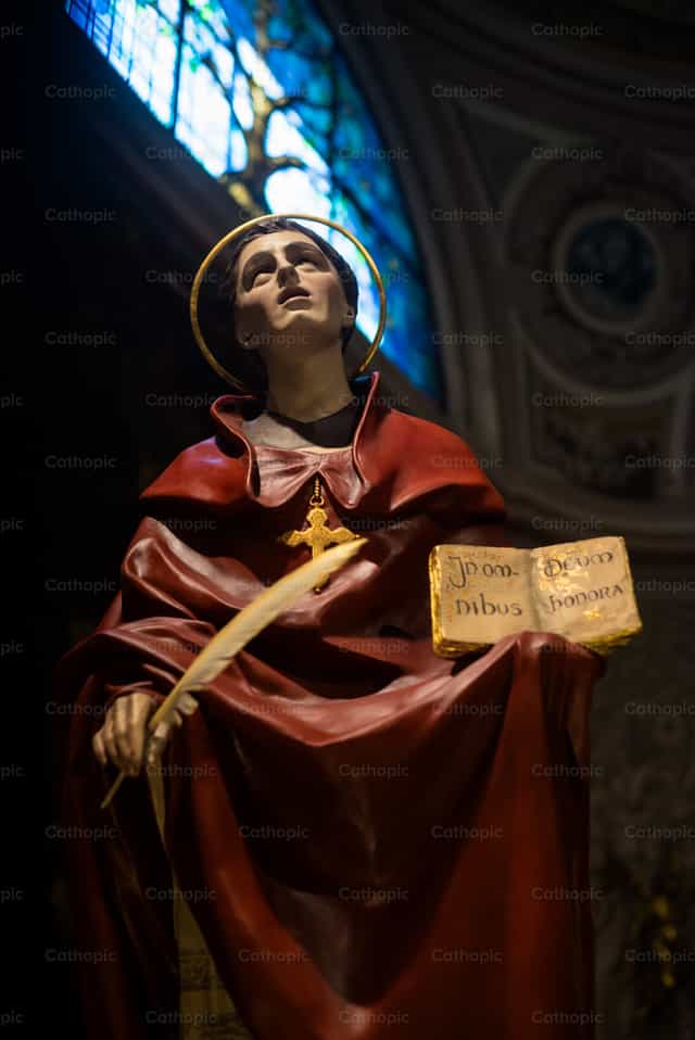 Estatua de San Buenaventura - Banco de imágenes católicas - Fotografía por Vytautas Markūnas SDB