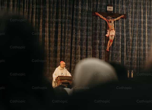 Cardeal Mauro Gambetti - Imagens católicas de stock - Foto de Francisco Xavier Franco Espinoza