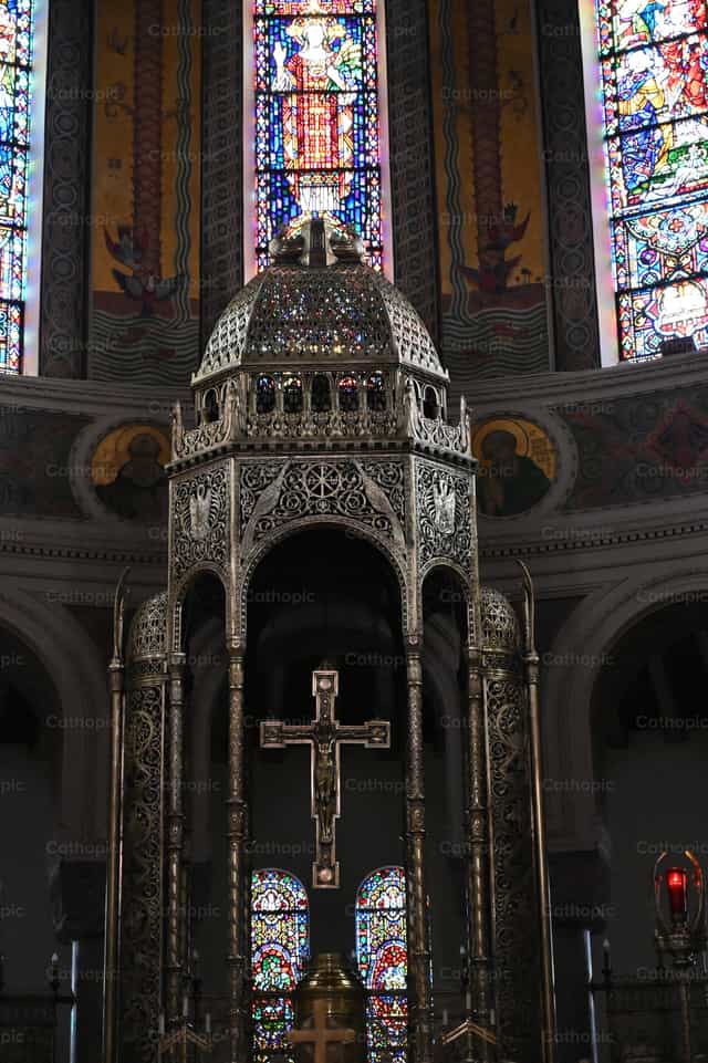Altar - Banco de imágenes católicas - Fotografía por Christopher Finneman