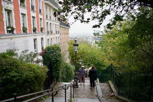 Paris - Catholic stock images - Photo by Lupe Belmonte