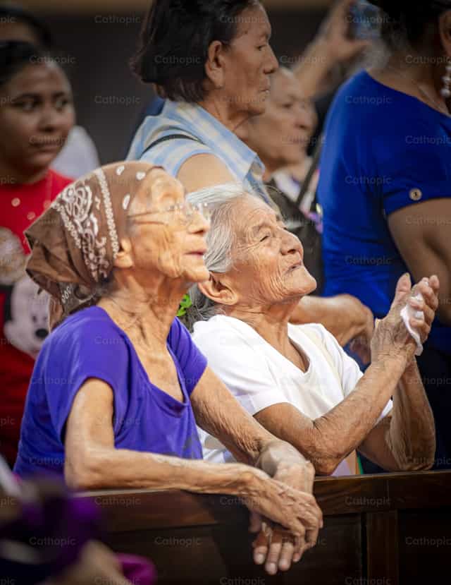 Fe y oración - Banco de imágenes católicas - Fotografía por Gaby Arévalo