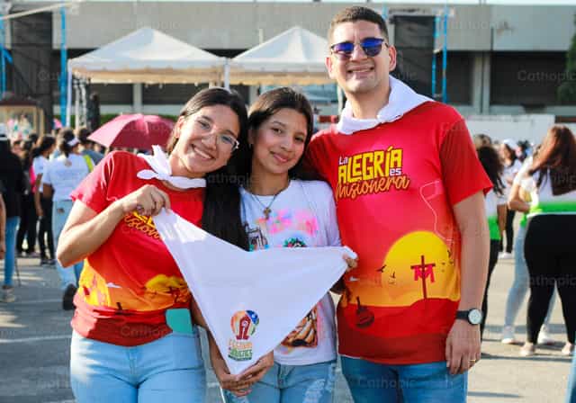 Jovenes Misioneros - Banco de imágenes católicas - Fotografía por Andrés José Barbera Zambrano