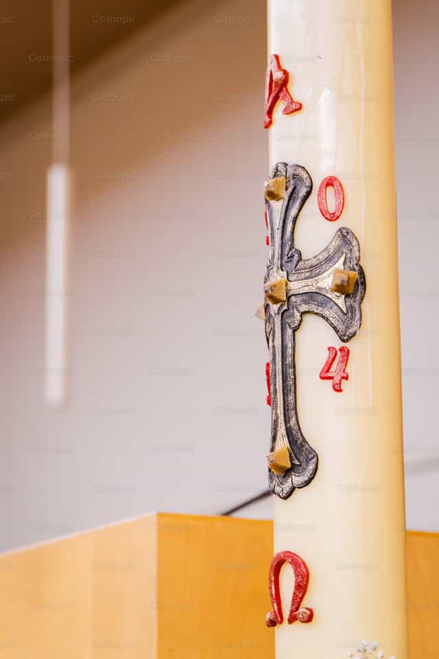 Vela Pascual - Banco de imágenes católicas - Fotografía por Almures Studio