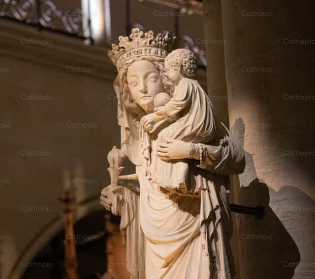 Notre-Dame-i Boldogasszony - Katolikus stockképek