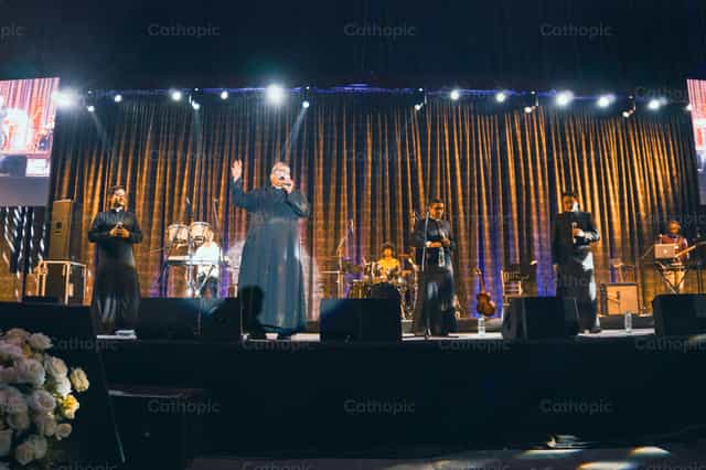 Koncert - Katolikus stockképek - Fotó: Antonella Ullauri