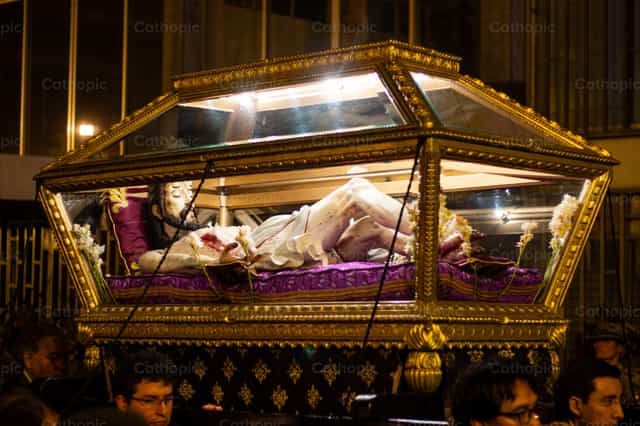 Imagen del Santo Sepulcro - Banco de imágenes católicas - Fotografía por Jorge Luis Acasiete Conza
