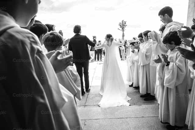 Sagrado matrimonio - Banco de imágenes católicas - Fotografía por Sergi Canal