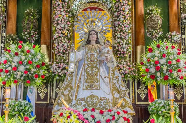 Consagrada Imagen de Santa María de La Merced - Banco de imágenes católicas - Fotografía por Christian Toval Ruiz