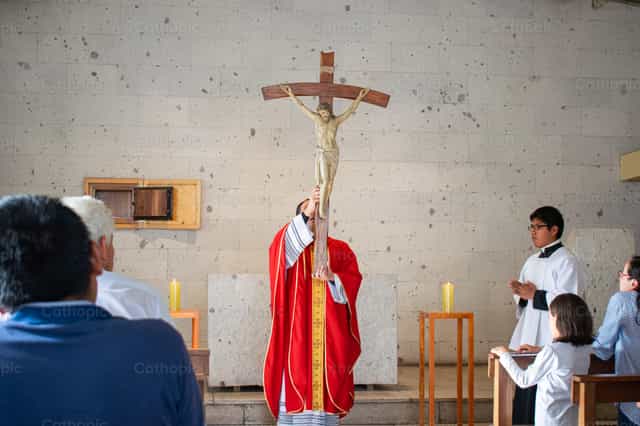 Exaltación de la Cruz - Banco de imágenes católicas - Fotografía por Jorge Luis Acasiete Conza