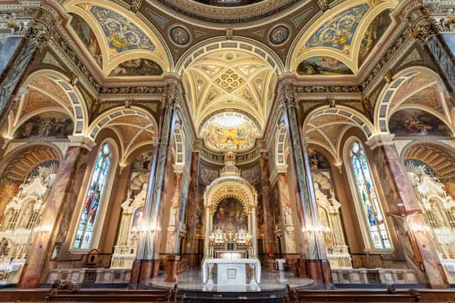 Basílica da Igreja Católica de São Josafá - Imagens católicas de stock