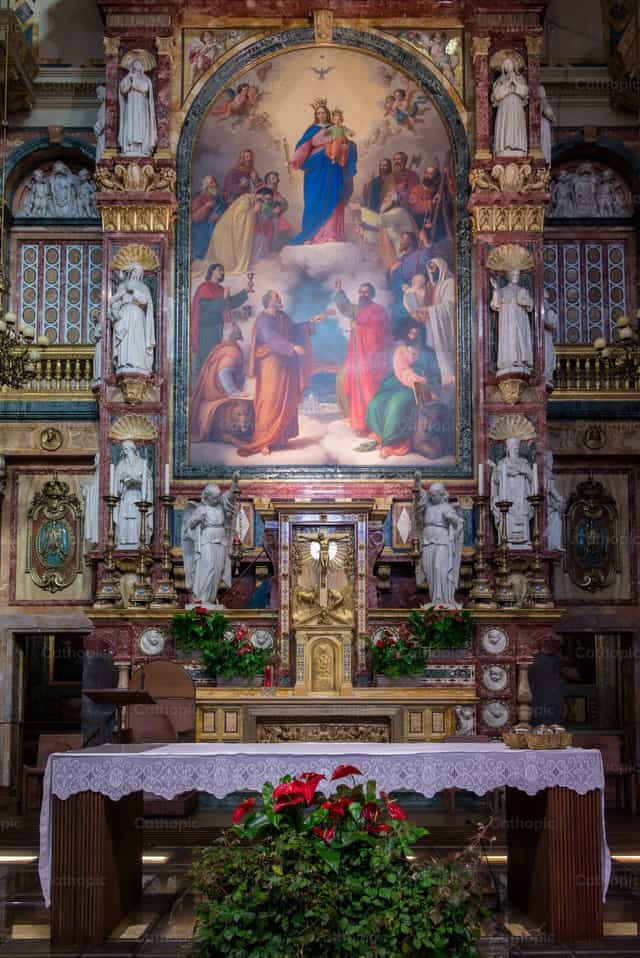 Altar mayor de la basílica - Banco de imágenes católicas - Fotografía por Vytautas Markūnas SDB
