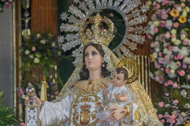 Consagrada Imagen de Santa María de La Merced - Banco de imágenes católicas