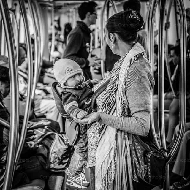 Madre e hijo - Banco de imágenes católicas - Fotografía por Luis Ángel Espinosa, LC