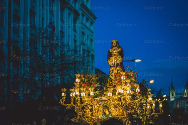 Afbeelding van de Christus van Medinaceli in processie - Katholieke stockfoto's
