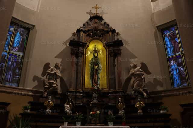 Virgin Mary - Catholic stock images - Photo by Saul Ibarra