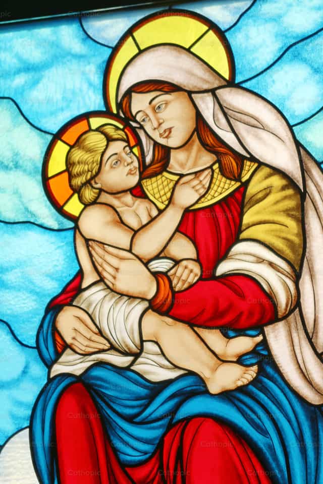 Vidriera Madre Maria con el Nino Jesus - Banco de imágenes católicas - Fotografía por Cristina Grigore