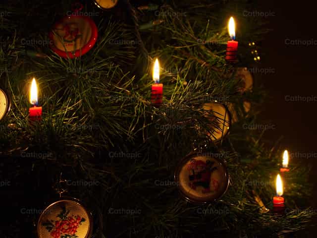 Christmas Tree Candles - Banco de imágenes católicas