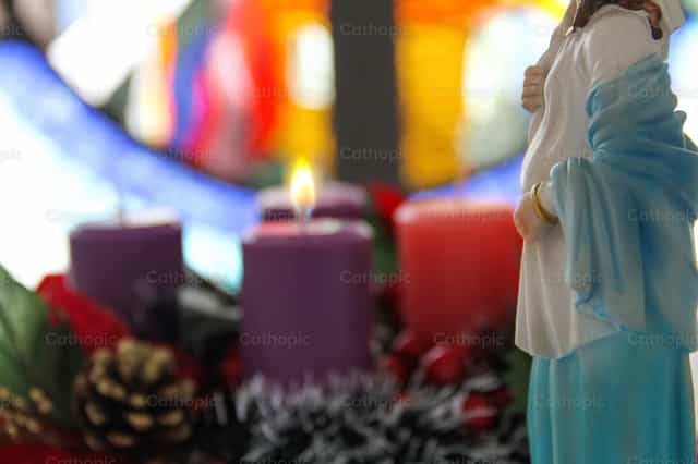 Christmas is coming - Catholic stock images - Photo by Érica Viana