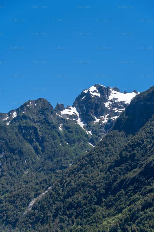 Cime innevate del fiordo, Patagonia cilena - Immagini stock cattoliche - Foto di Fabián Pérez