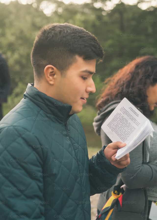 Gemeenschapsjongeren - Katholieke stockfoto's - Foto door Cathopic