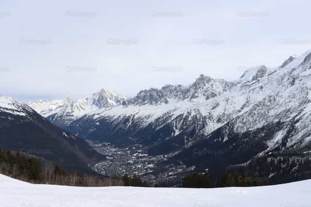 Berge - Katholische Stockfotos - Foto von Saul Ibarra