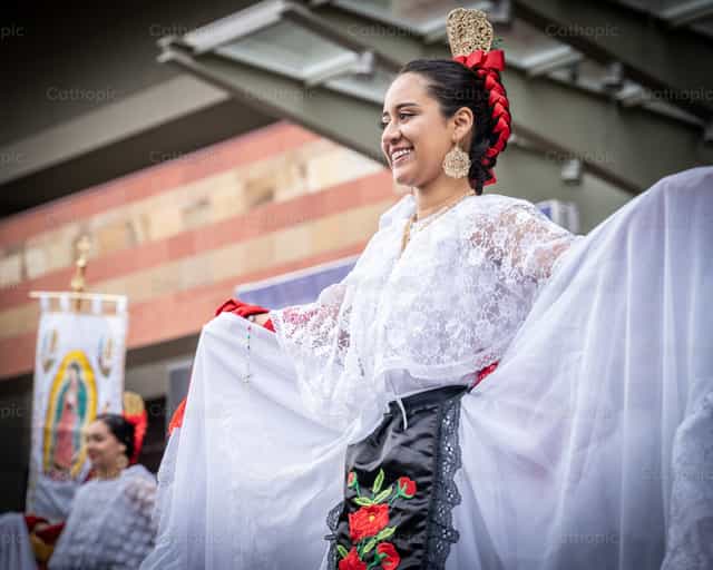 Baile Mexicano - Banco de imágenes católicas - Fotografía por Hopefootage
