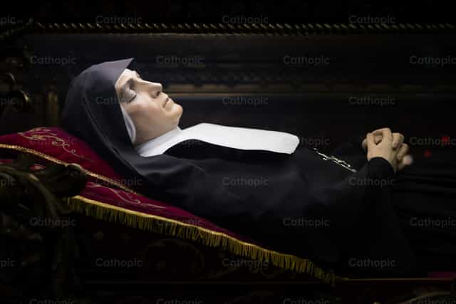 Tumba de Santa María Dominica Mazzarello - Banco de imágenes católicas
