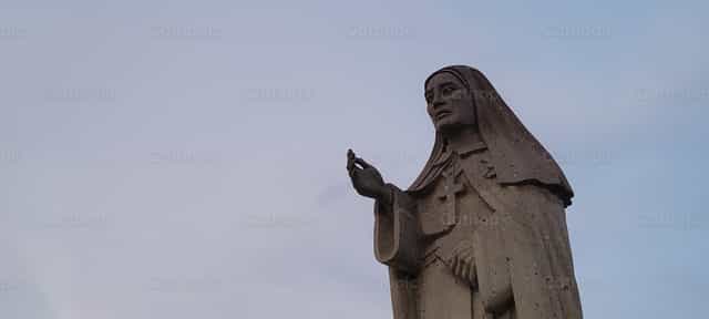 Monumento a la Madre Naty - Banco de imágenes católicas - Fotografía por Jocelyn Hermosillo