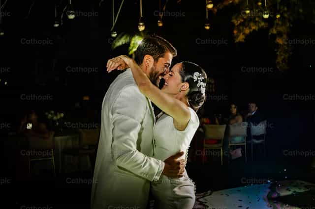 Amor eterno - Banco de imágenes católicas