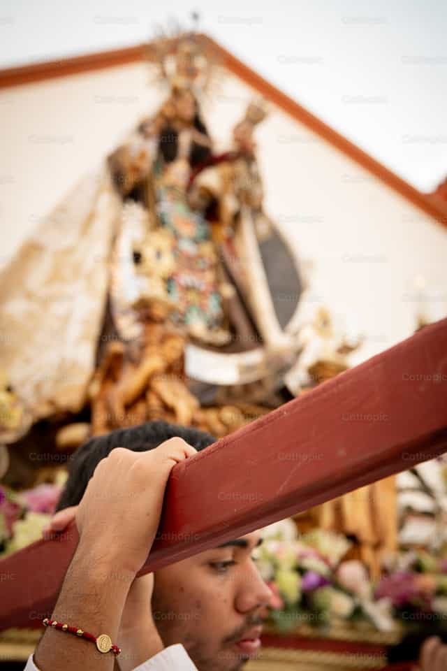 El carguero de la "Virgen del Carmen" - Banco de imágenes católicas
