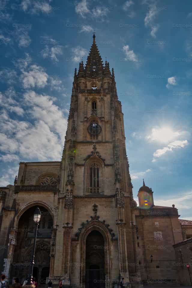 Catedral del Salvador, Oviedo - Banco de imágenes católicas - Fotografía por Matteo Cavallone