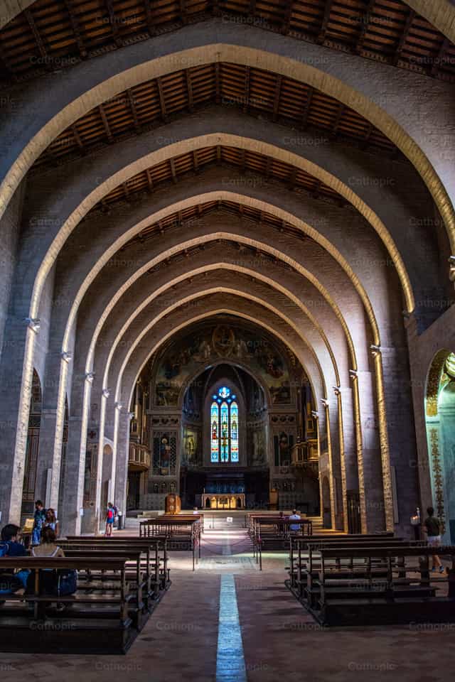 Catedral de los Santos Mariano y Giacomo - Banco de imágenes católicas