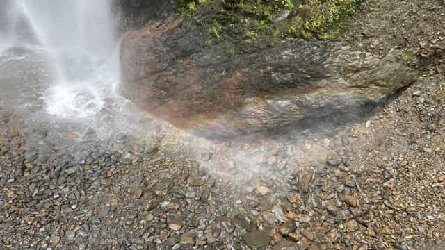Arc-en-ciel de cascade - Images catholiques de stock - Photo de Daniela Ag_S