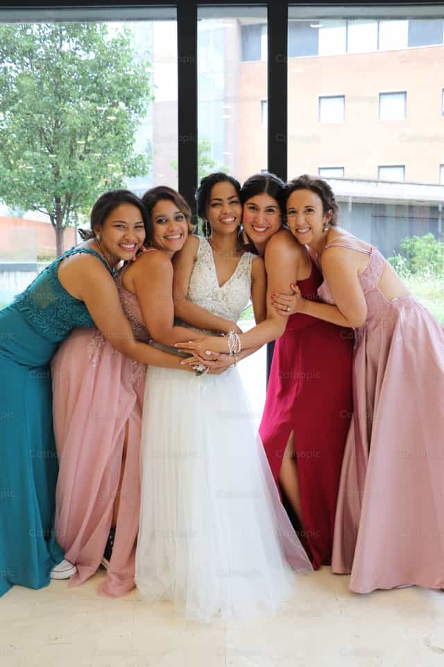 se caso nuestra amiga - Banco de imágenes católicas