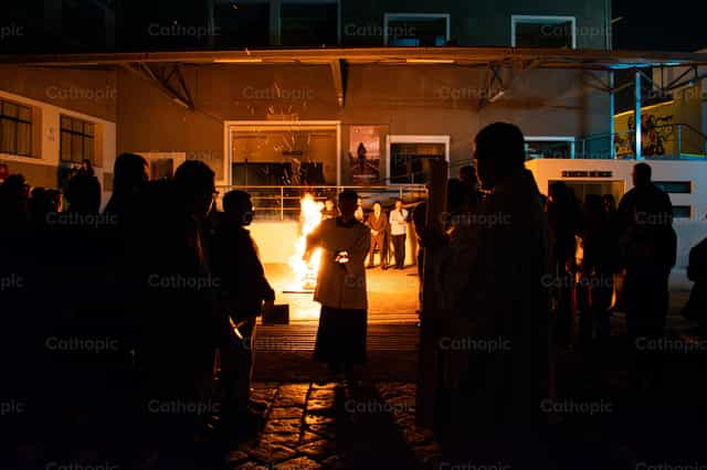 Veillée pascale - Images catholiques de stock - Photo de Jorge Luis Acasiete Conza