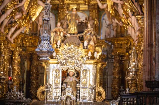 O botafumeiro da Catedral de Santiago de Compostela - Imagens católicas de stock - Foto de Yandry Fernández Perdomo