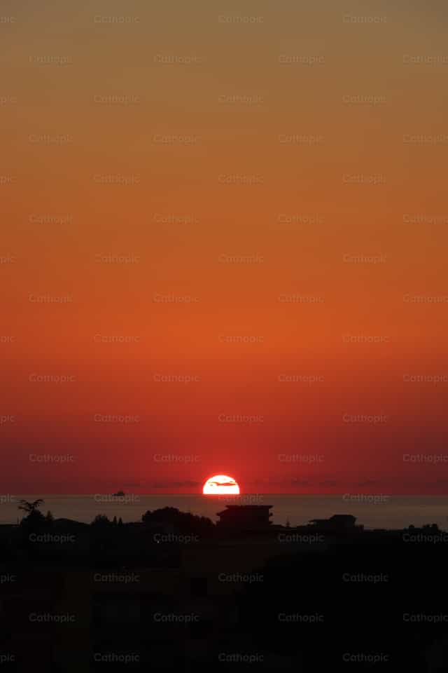 Coucher de soleil - Images catholiques de stock - Photo de Saul Ibarra