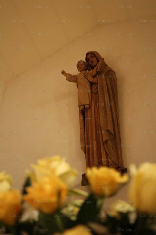 Maria Reina de los Apostoles - Banco de imágenes católicas