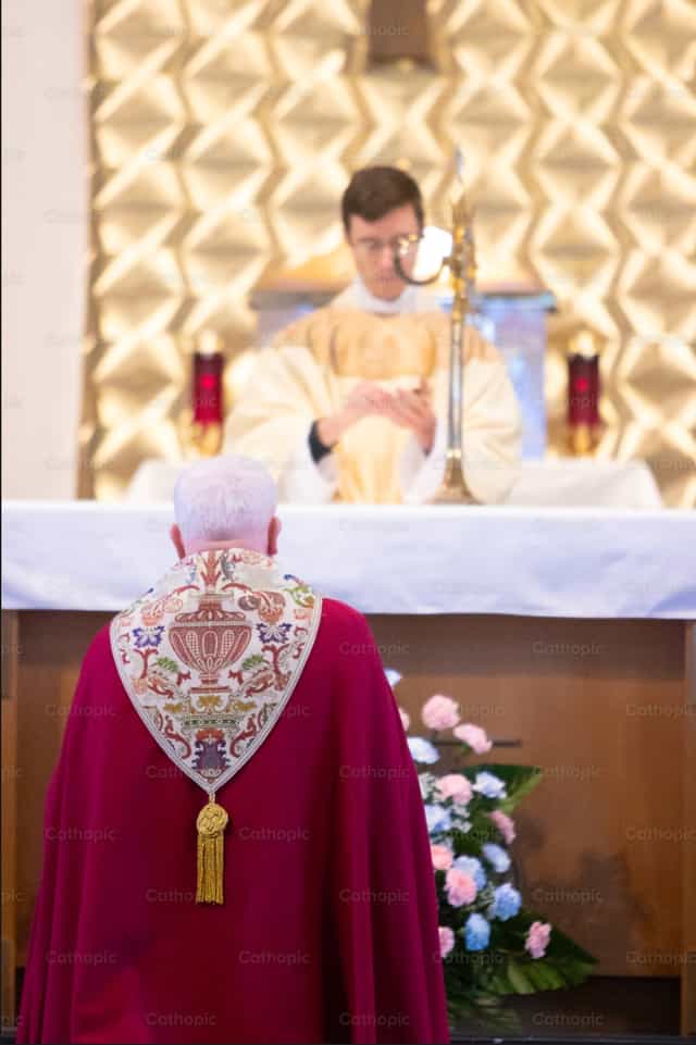 Repositionnement pour la vie - Images catholiques de stock - Photo de Sophia Bauer