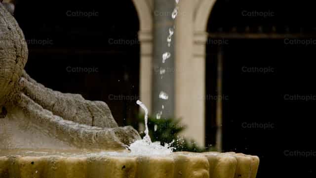 Fuente - Banco de imágenes católicas - Fotografía por Nicolás Núñez LC