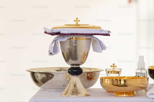 Vasos sagrados - Banco de imágenes católicas - Fotografía por Jorge Luis Acasiete Conza