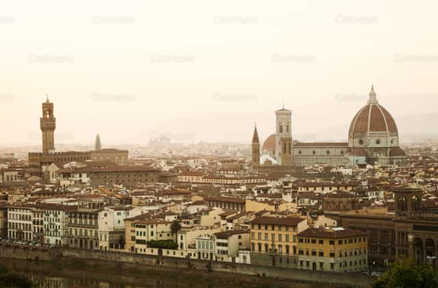 Atardecer dorado en Florencia - Banco de imágenes católicas - Fotografía por Antonio Gravante