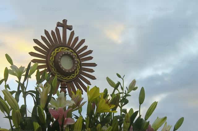 Jésus dans le Très Saint Sacrement - Images catholiques de stock