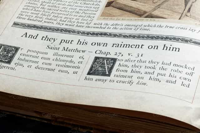 O Evangelho de São Mateus, capítulo 27 - Imagens católicas de stock - Foto de Bible and Art
