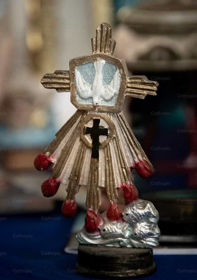 Símbolo del Espíritu Santo - Banco de imágenes católicas - Fotografía por Carolina BR