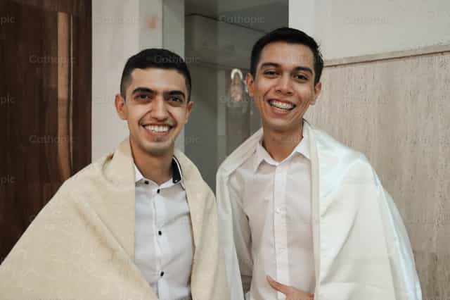 Equipo de liturgia - Banco de imágenes católicas - Fotografía por Fernanda Ibáñez
