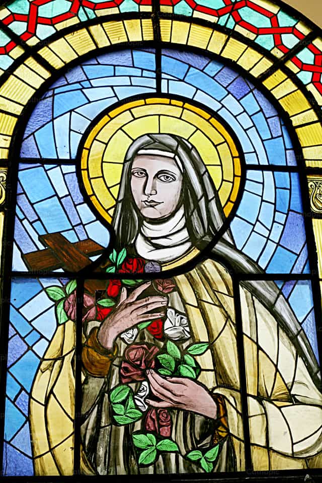 Vidriera de Santa Teresa de Lisieux - Banco de imágenes católicas - Fotografía por Cristina Grigore