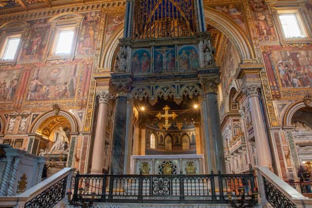 Basílica de San Juan de Letrán - Banco de imágenes católicas